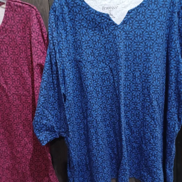 Roaman's Women Tops - Red and Blue Floral - Picture 2 of 6